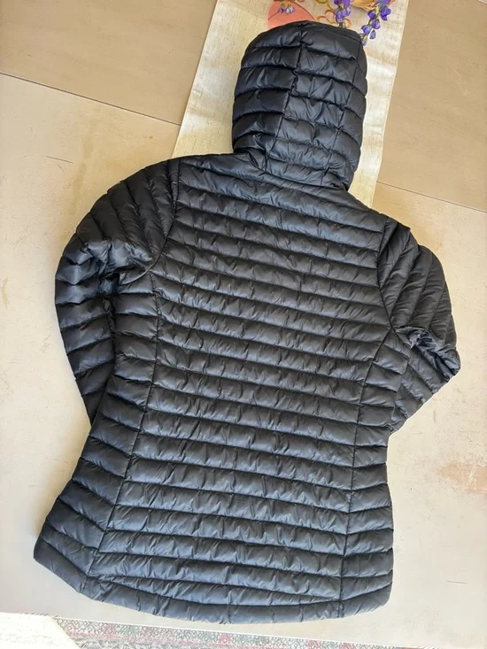 Helly Hansen Sirdal Black Quilted Hooded Puffer Jacket - Picture 2 of 4